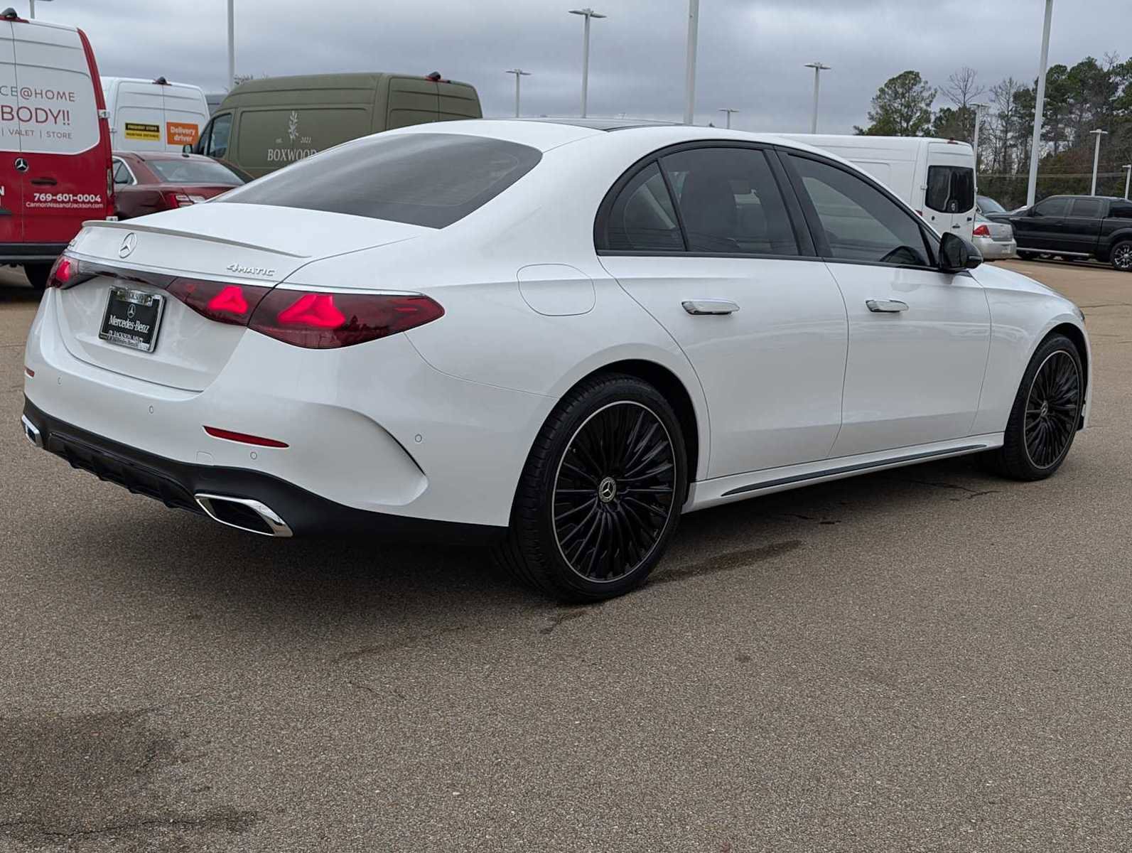 Used 2024 Mercedes-Benz E 350 4MATIC Sedan image 5