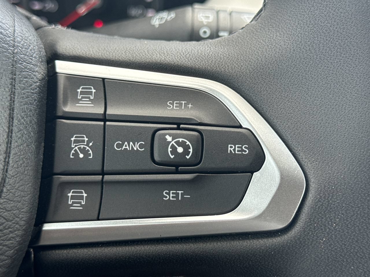 Certified 2025 Jeep Compass Limited AWD/4WD image 25