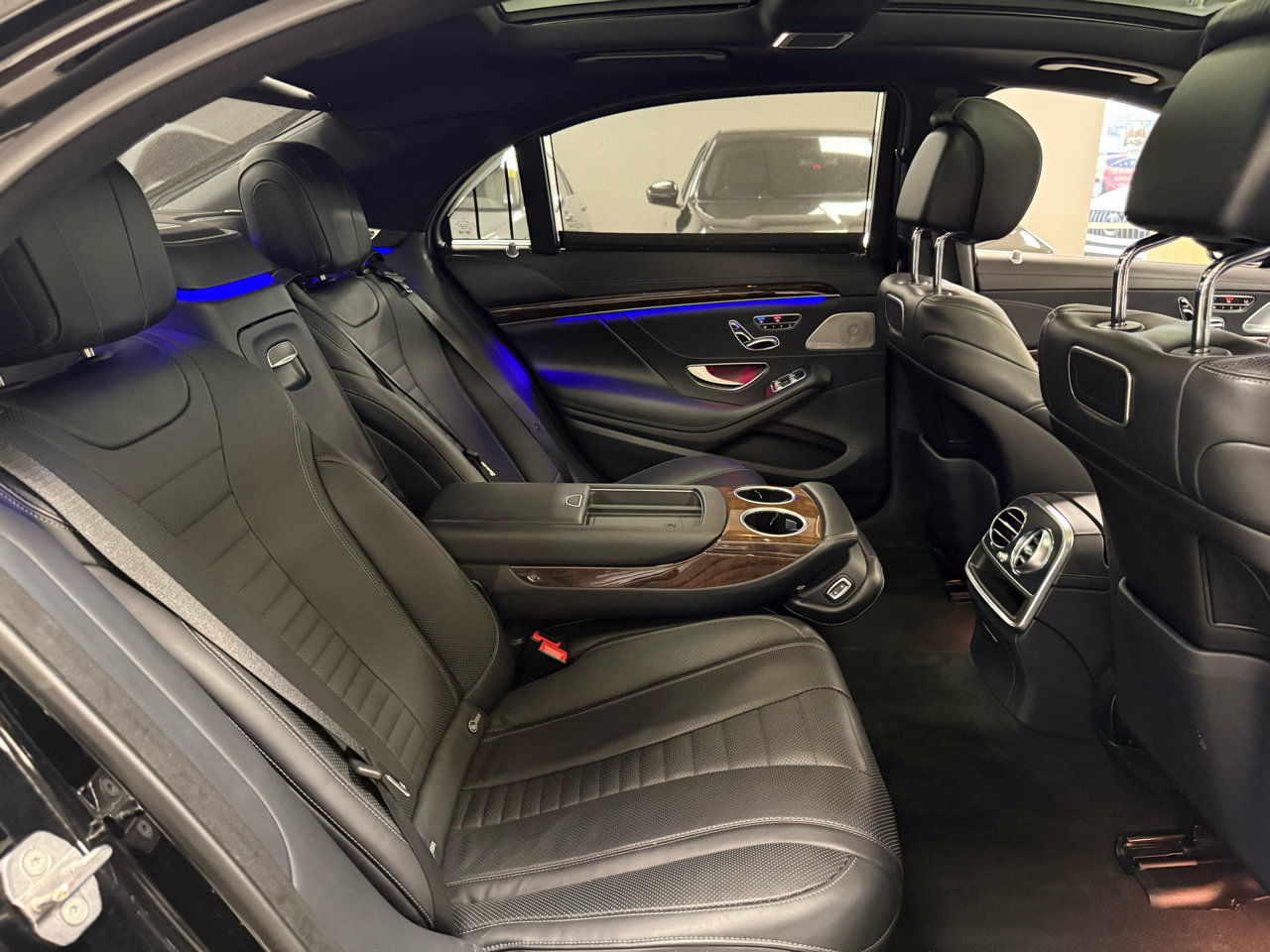 Used 2018 Mercedes-Benz S 560 Sedan image 19