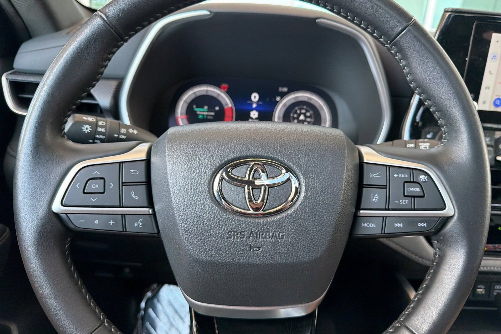 Used 2025 Toyota Highlander XSE AWD/4WD image 27