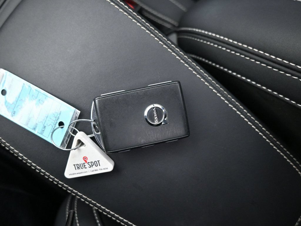 Used 2023 Volvo XC40 Recharge Ultimate w/ Protection Package Premier AWD/4WD image 18