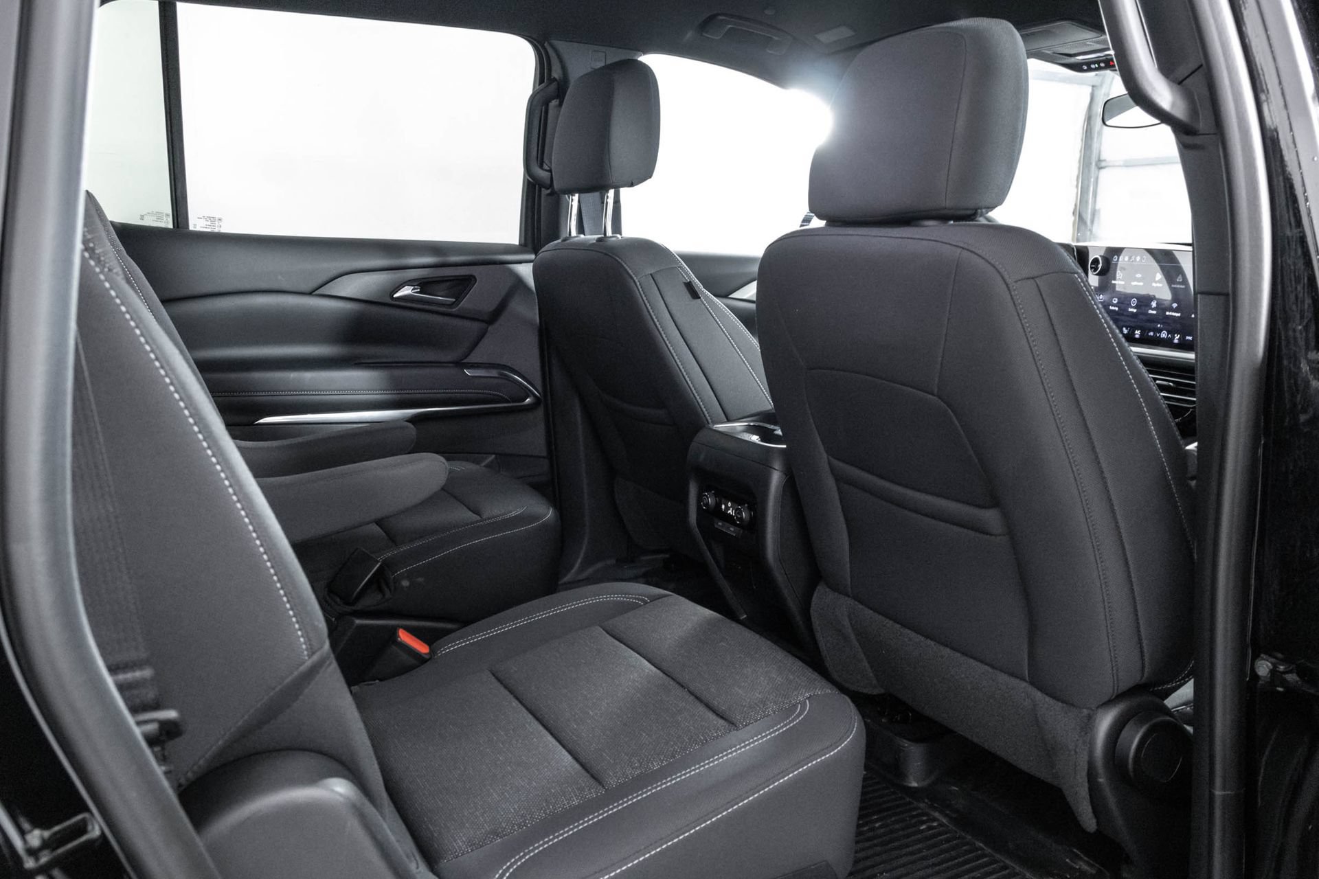 Used 2026 Chevrolet Traverse LT FWD image 39