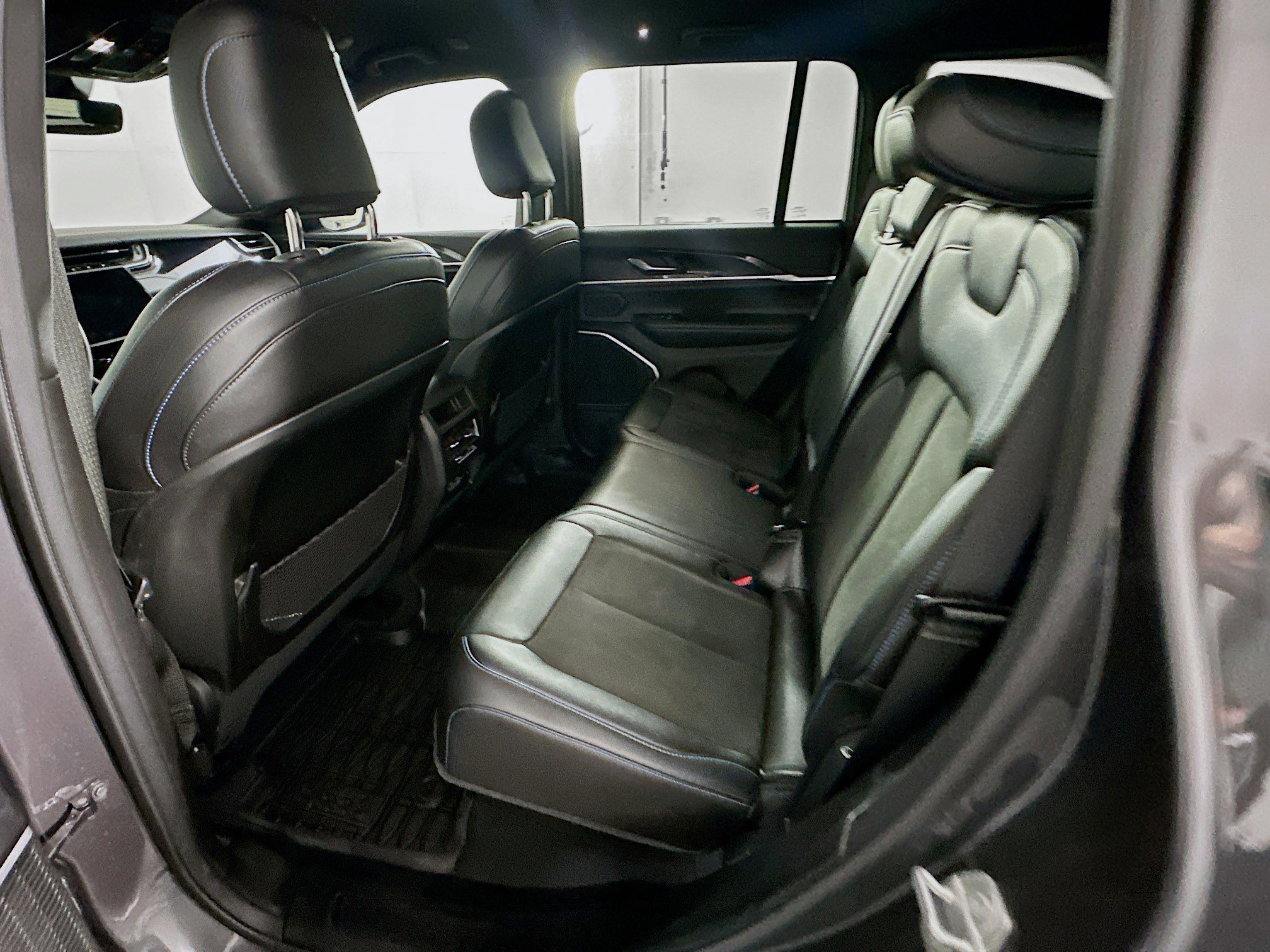 Used 2022 Jeep Grand Cherokee Trailhawk image 27