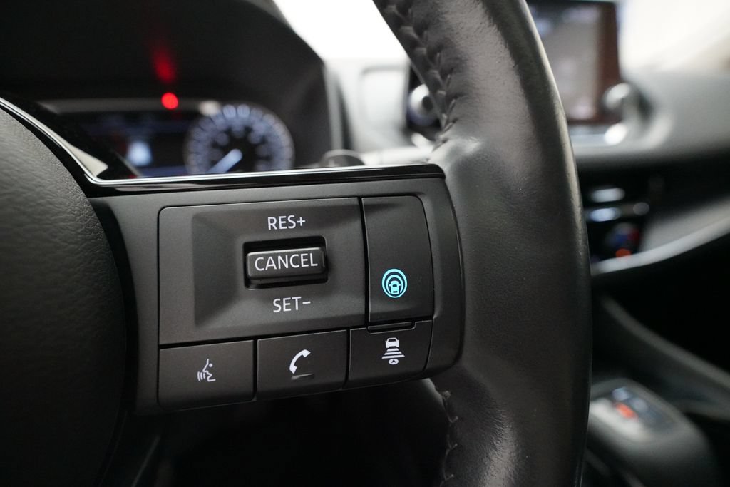 Used 2021 Nissan Rogue SV AWD/4WD image 18