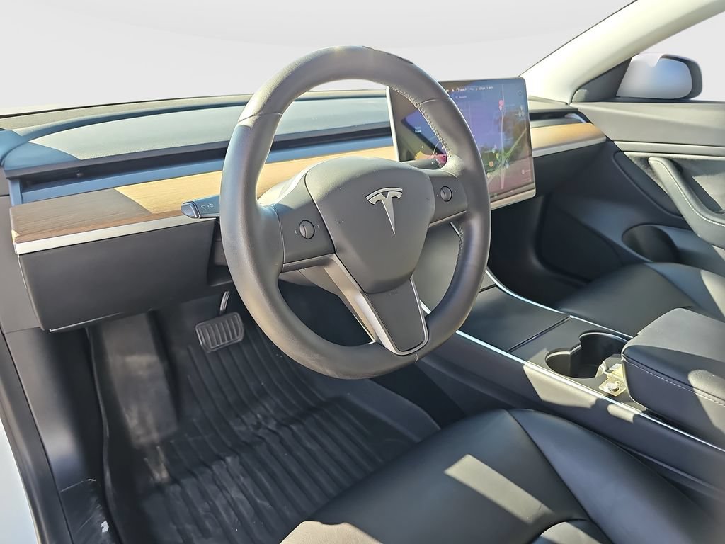 Used 2019 Tesla Model 3 Standard Range RWD image 9