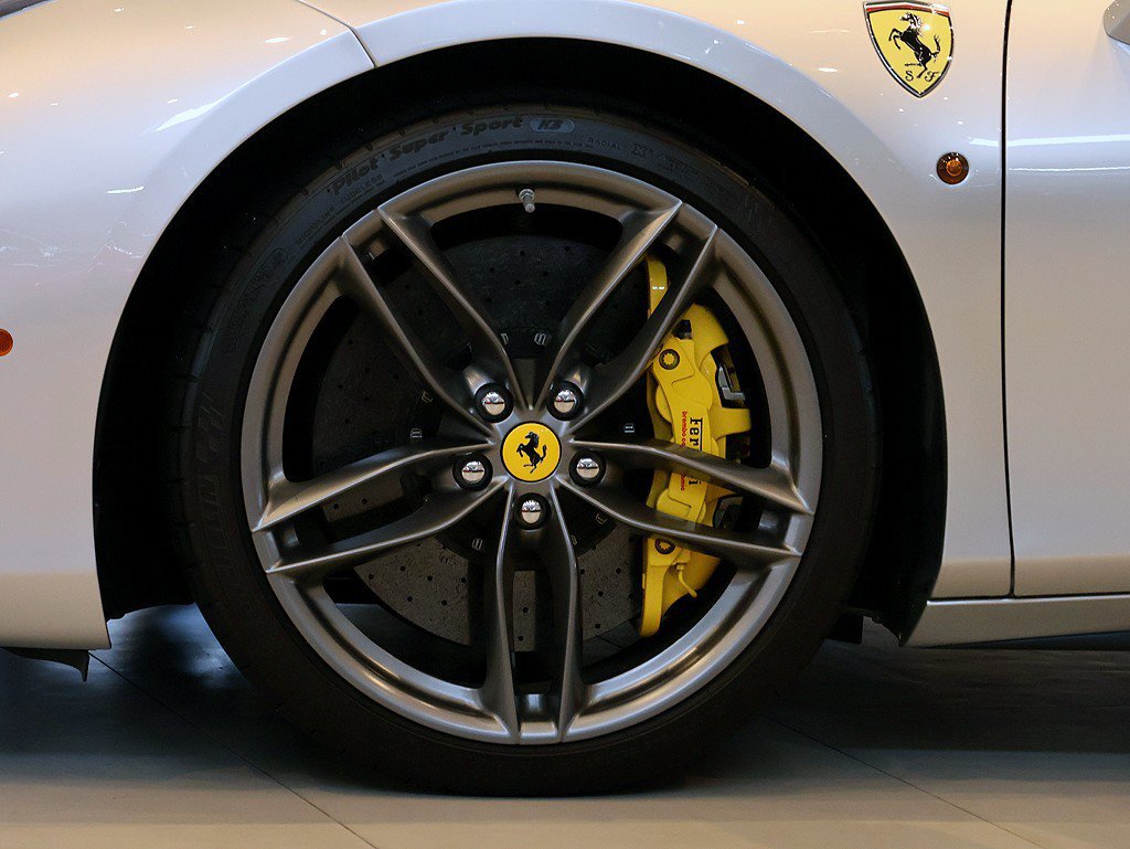 Certified 2018 Ferrari 488 Spider RWD image 67