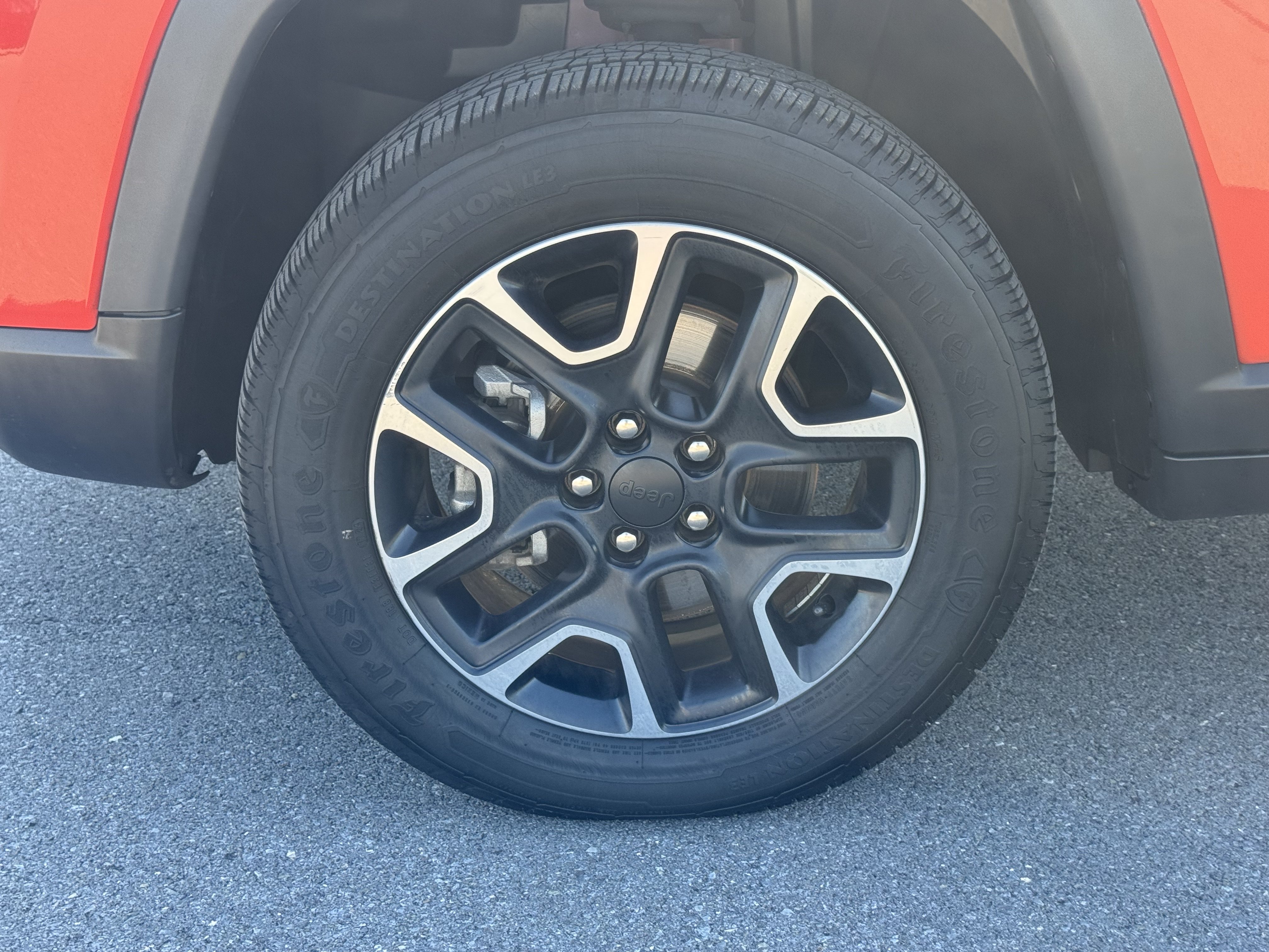 Used 2019 Jeep Compass Trailhawk w/ Leather Interior Group AWD/4WD image 11