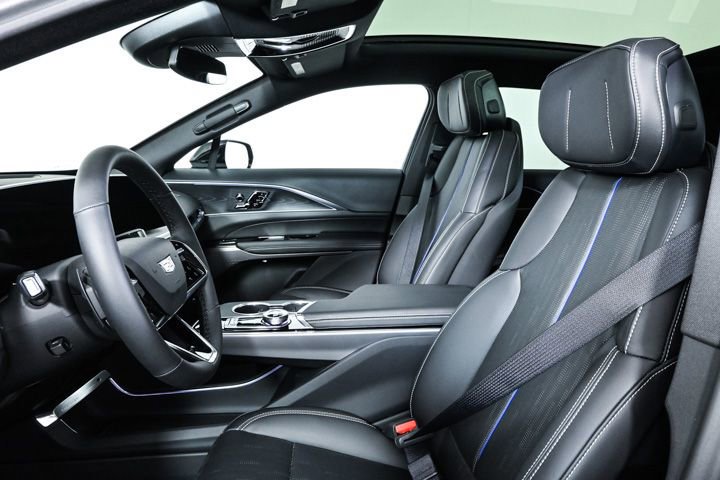 New 2025 Cadillac Lyriq Luxury image 8