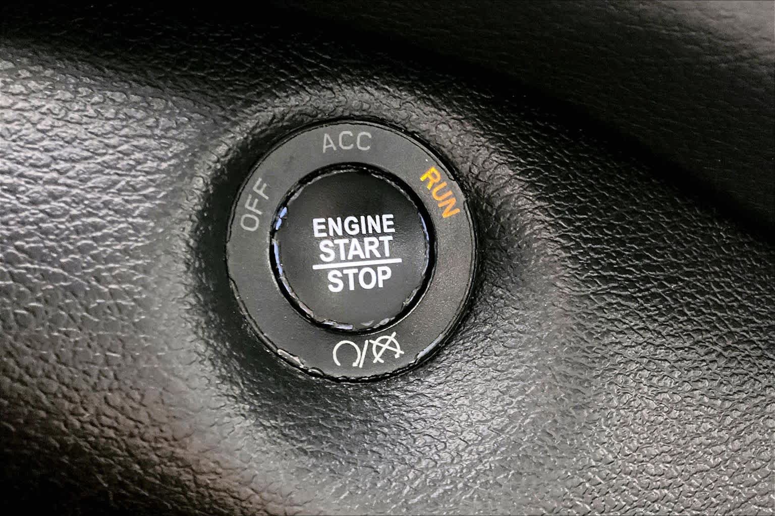 Used 2020 Jeep Cherokee Latitude Plus FWD image 34