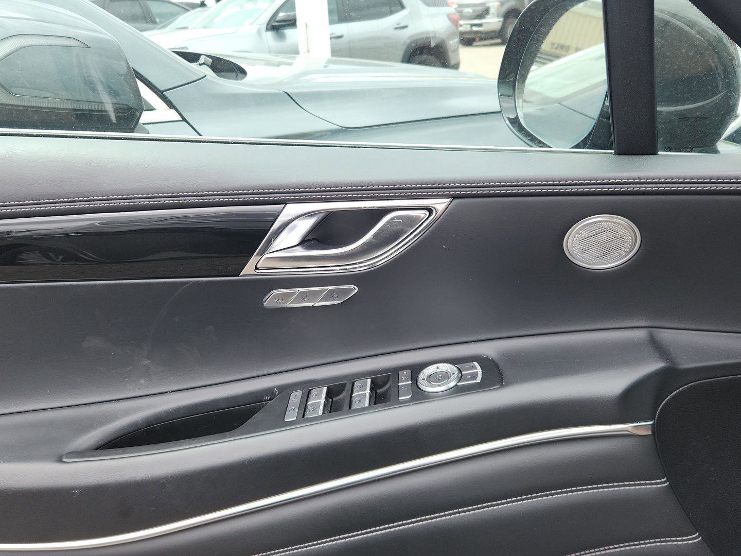 Used 2025 Genesis GV80 2.5T Standard AWD/4WD image 11
