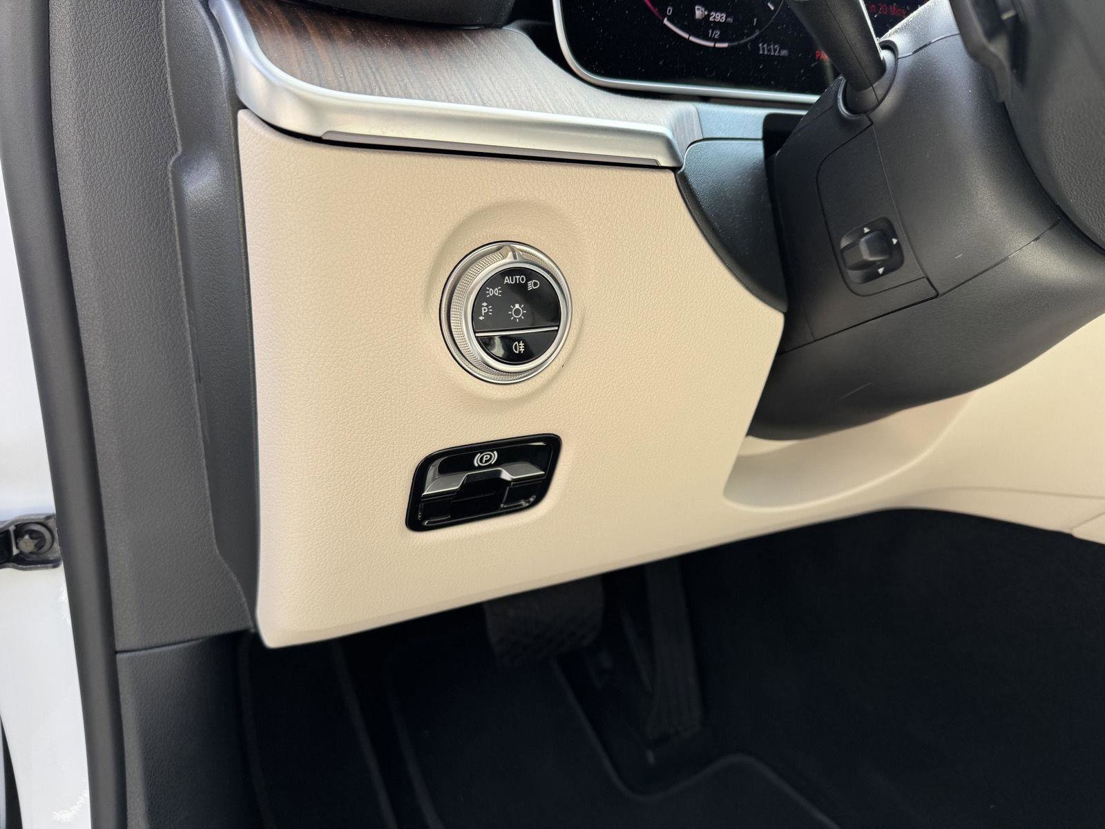 Certified 2025 Mercedes-Benz C 300 Sedan image 7