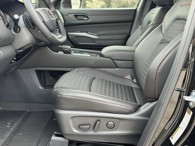 New 2026 Nissan Pathfinder Rock Creek w/ Rock Creek Premium Package AWD/4WD image 11