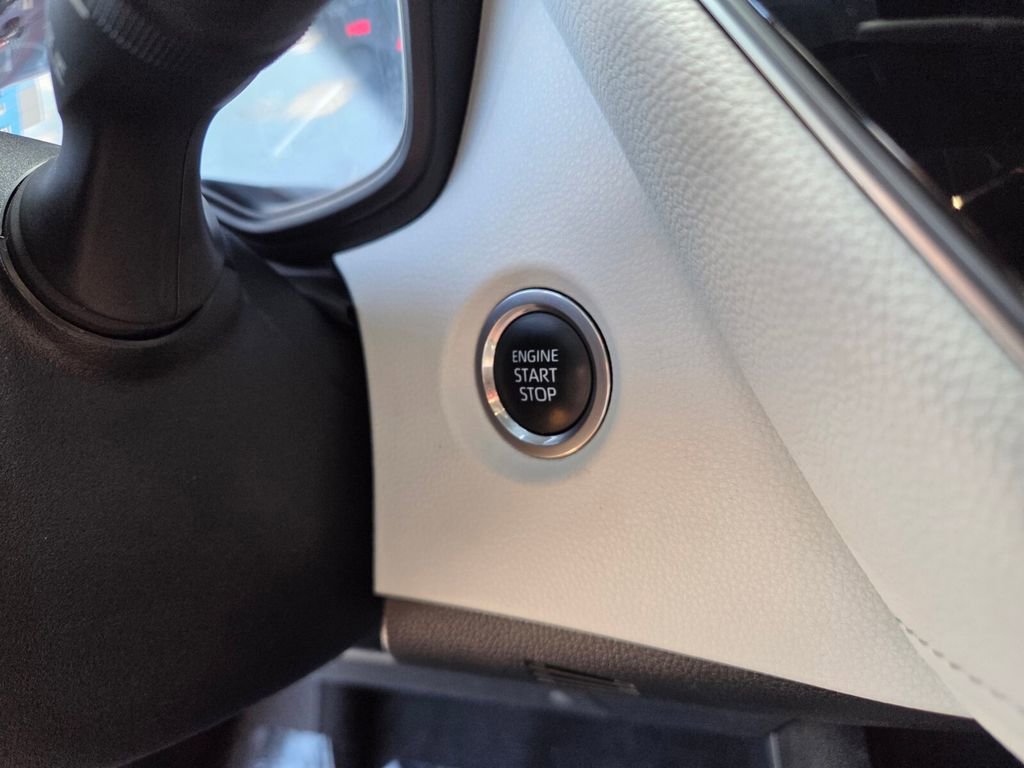 Used 2024 Toyota Corolla SE image 27