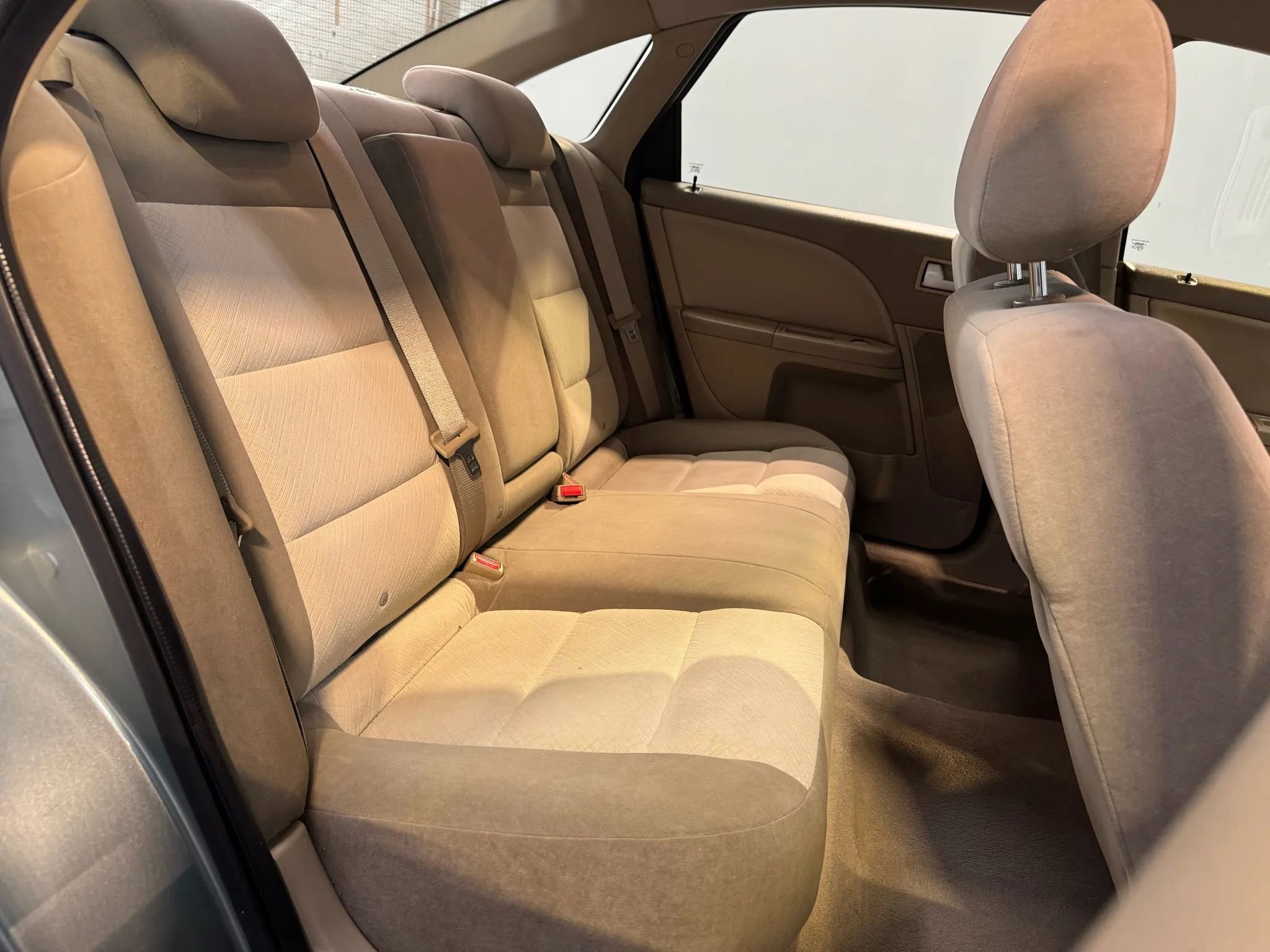 Used 2005 Mercury Montego Luxury image 26