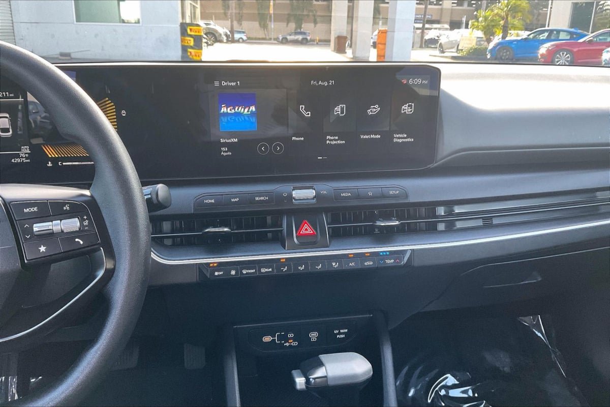 Used 2025 Kia K4 FWD image 6