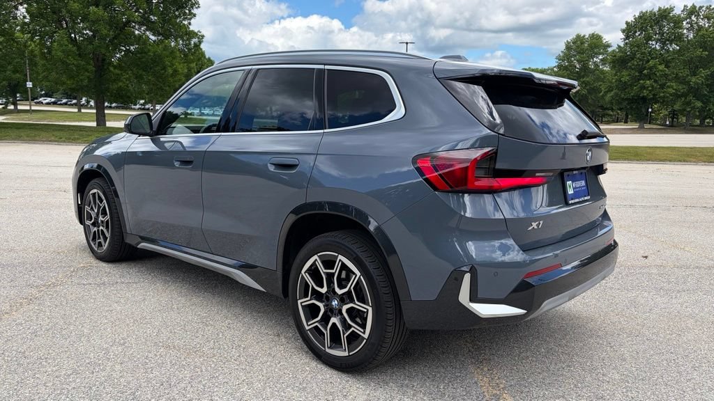 Certified 2025 BMW X1 xDrive28i w/ Technology Package AWD/4WD image 3
