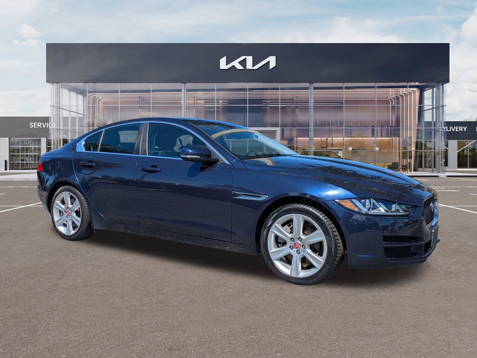 Used 2017 Jaguar XE Prestige AWD/4WD image 2
