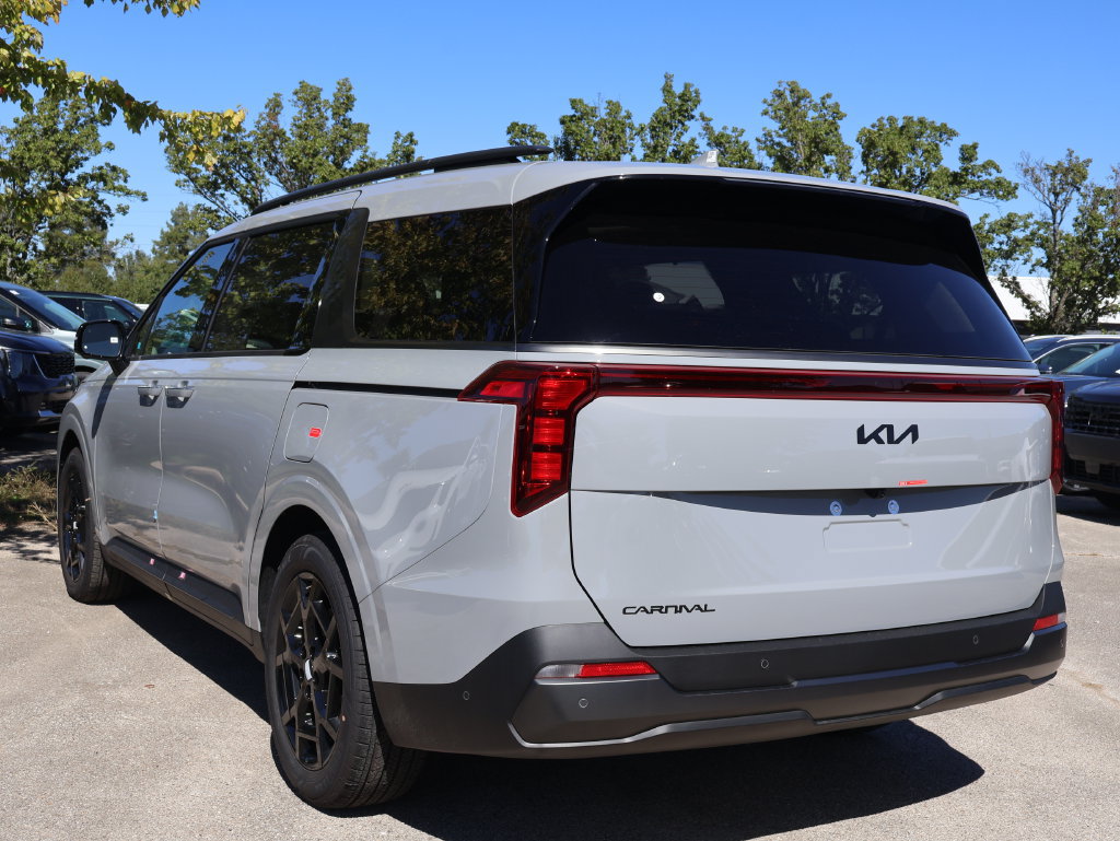 New 2027 Kia Carnival SX FWD image 4