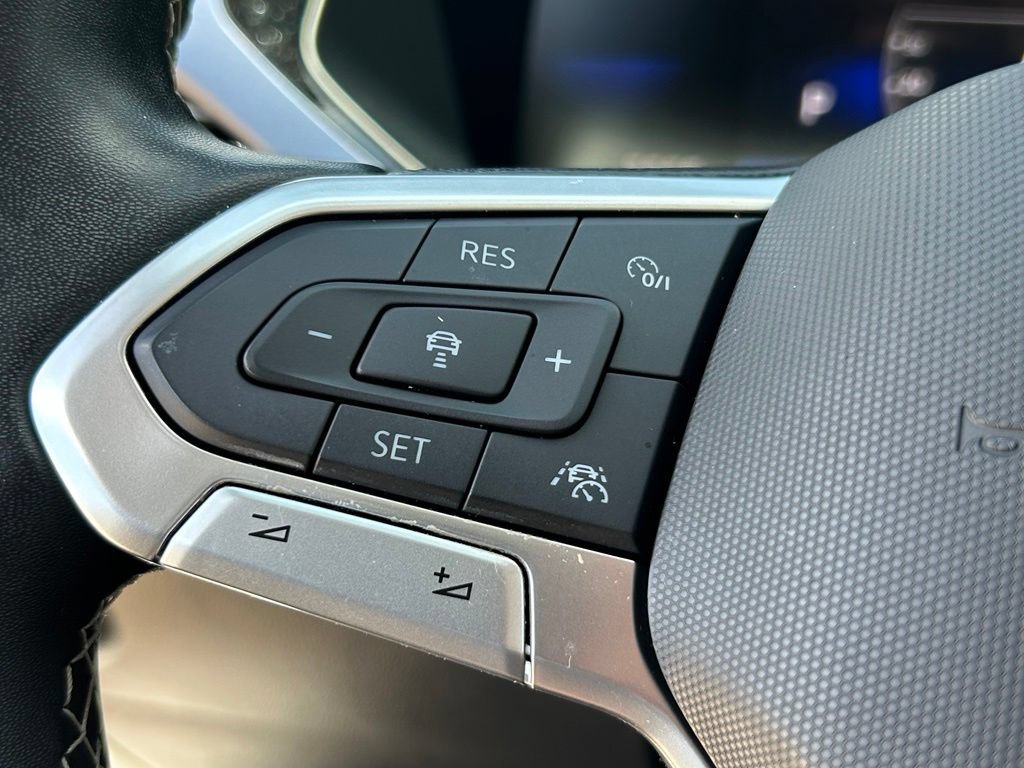 Certified 2023 Volkswagen Taos SE w/ Panoramic Sunroof Package FWD image 20