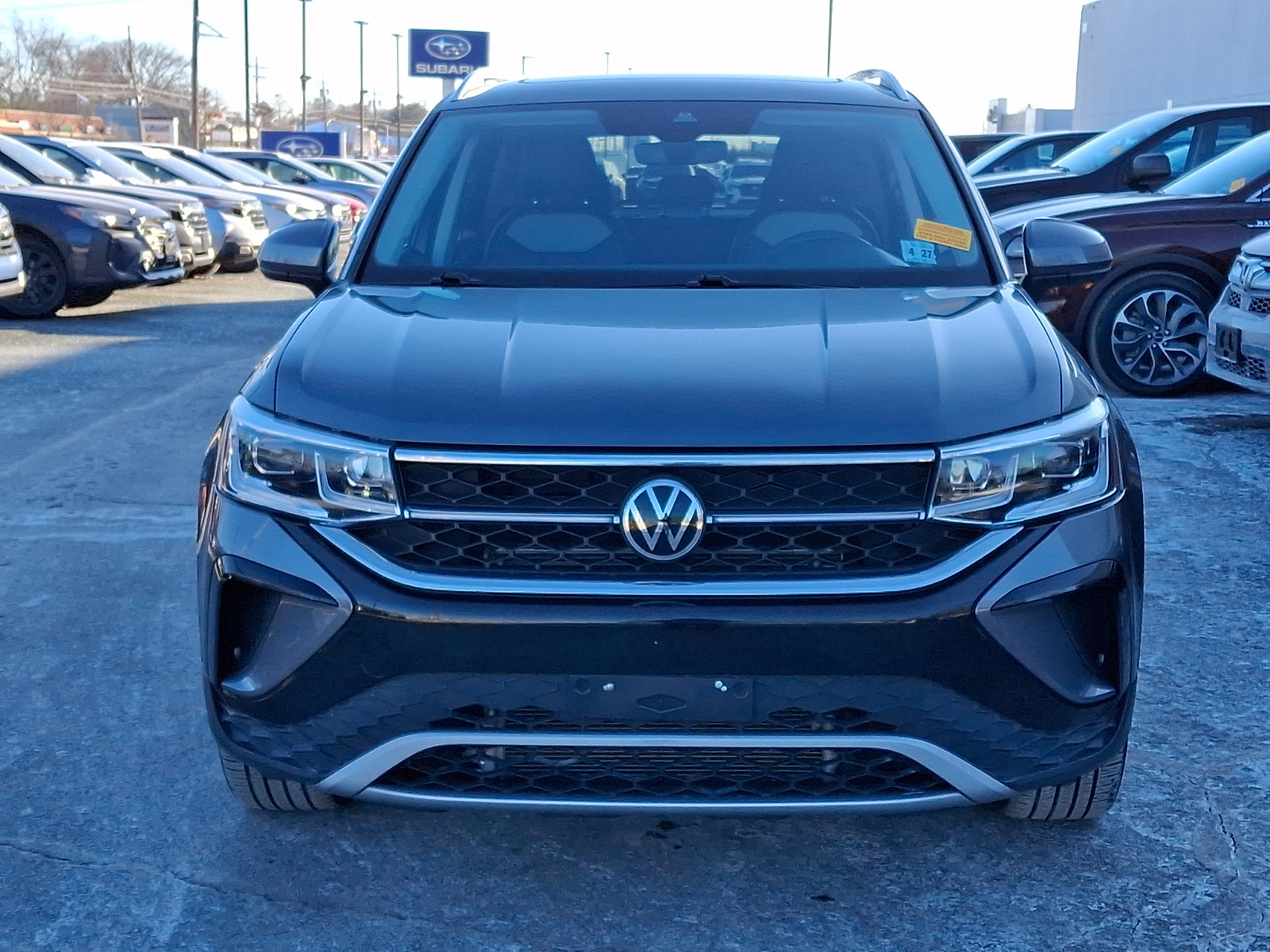Used 2022 Volkswagen Taos SEL image 2