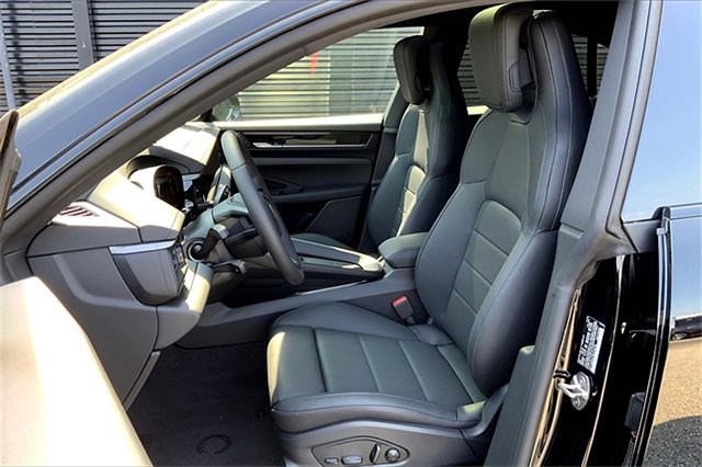 Used 2025 Porsche Macan Electric image 5