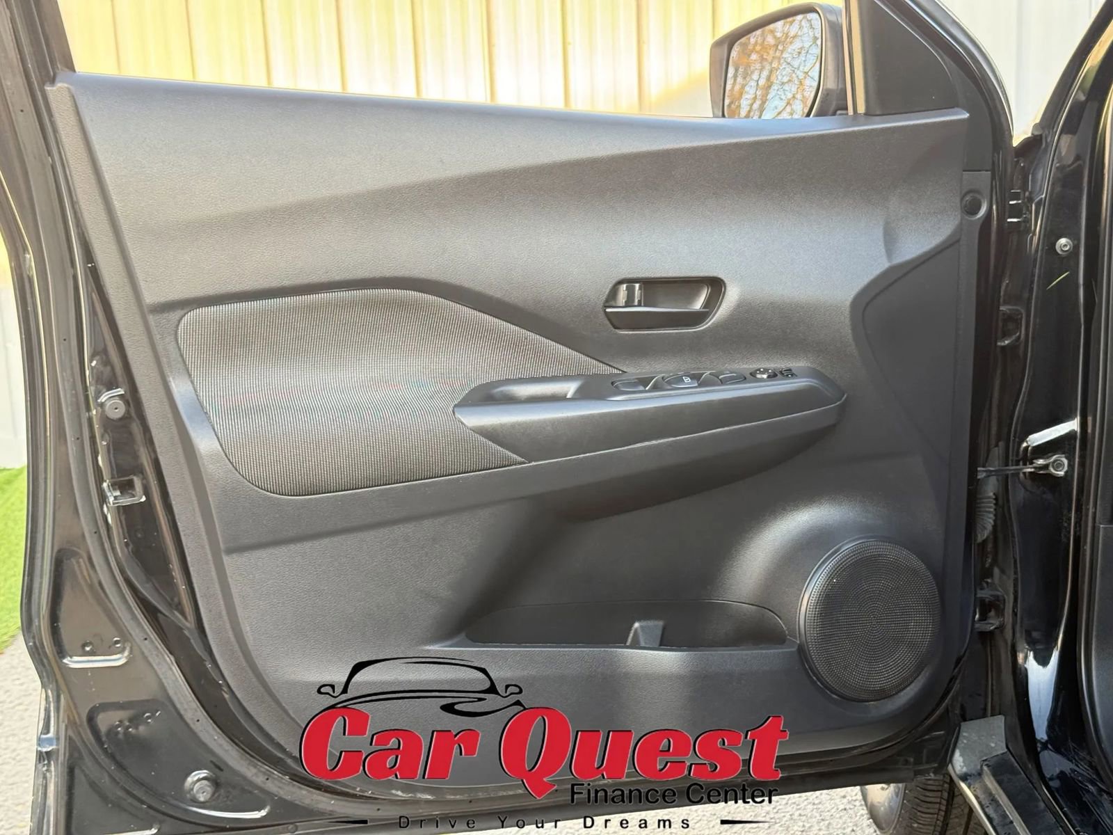 Used 2019 Nissan Kicks S FWD image 10