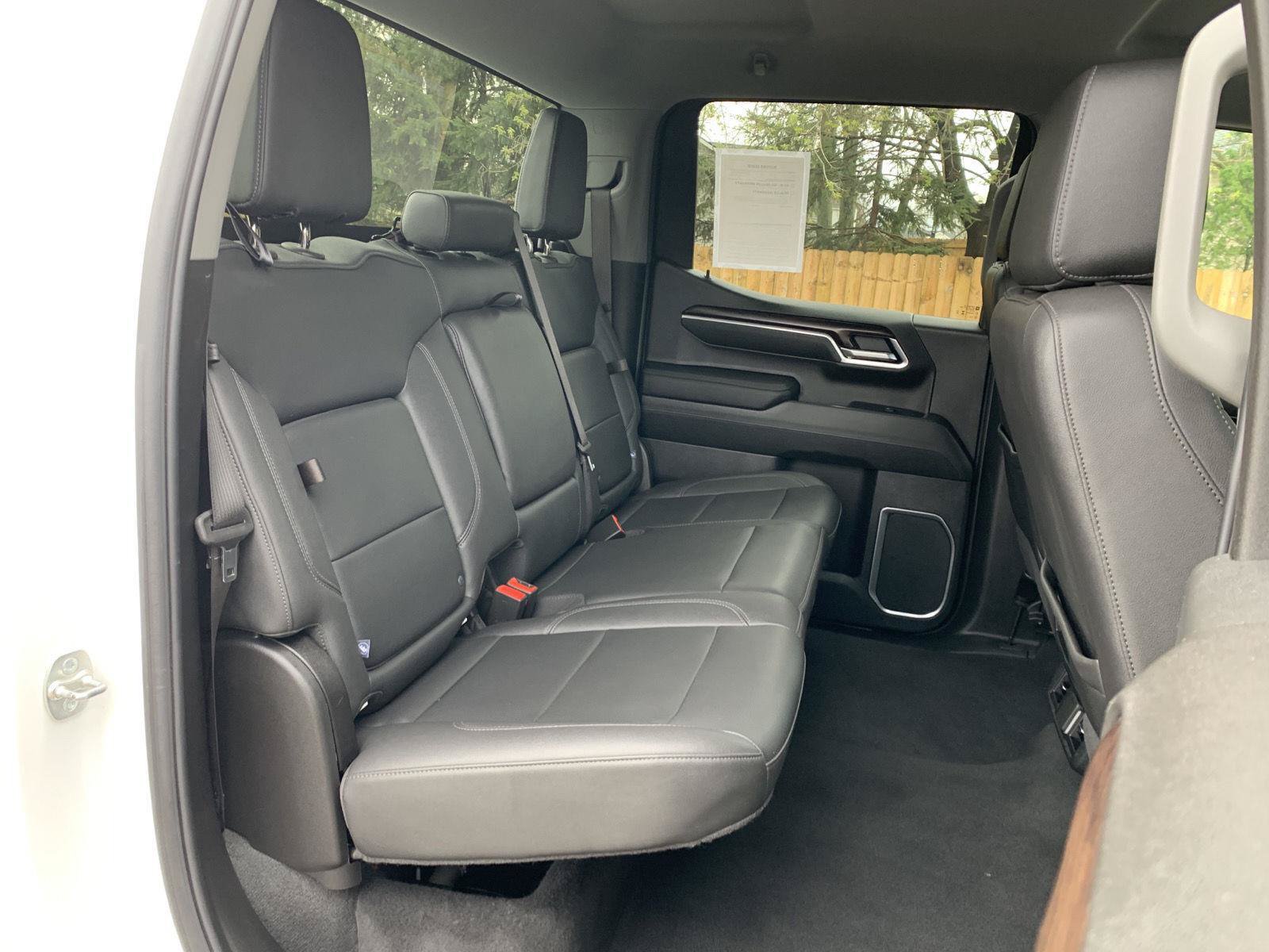Used 2025 GMC Sierra 1500 SLT AWD/4WD image 25