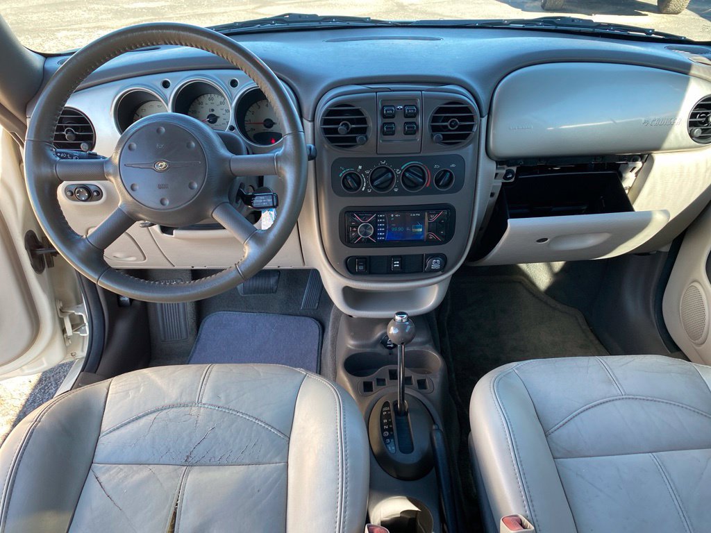 Used 2005 Chrysler PT Cruiser Touring FWD image 4