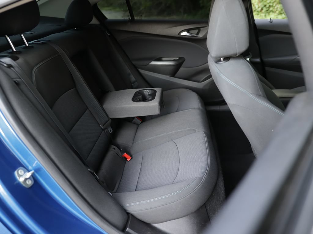 Used 2018 Chevrolet Cruze LT w/ Convenience Package FWD image 25