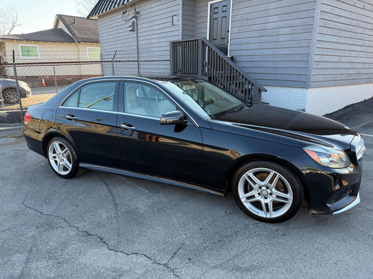 Used 2014 Mercedes-Benz E 350 4MATIC Sedan image 2