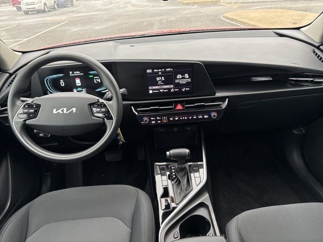 Used 2025 Kia Niro LX image 30