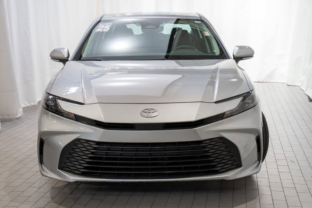 Used 2025 Toyota Camry LE w/ Convenience Package image 2