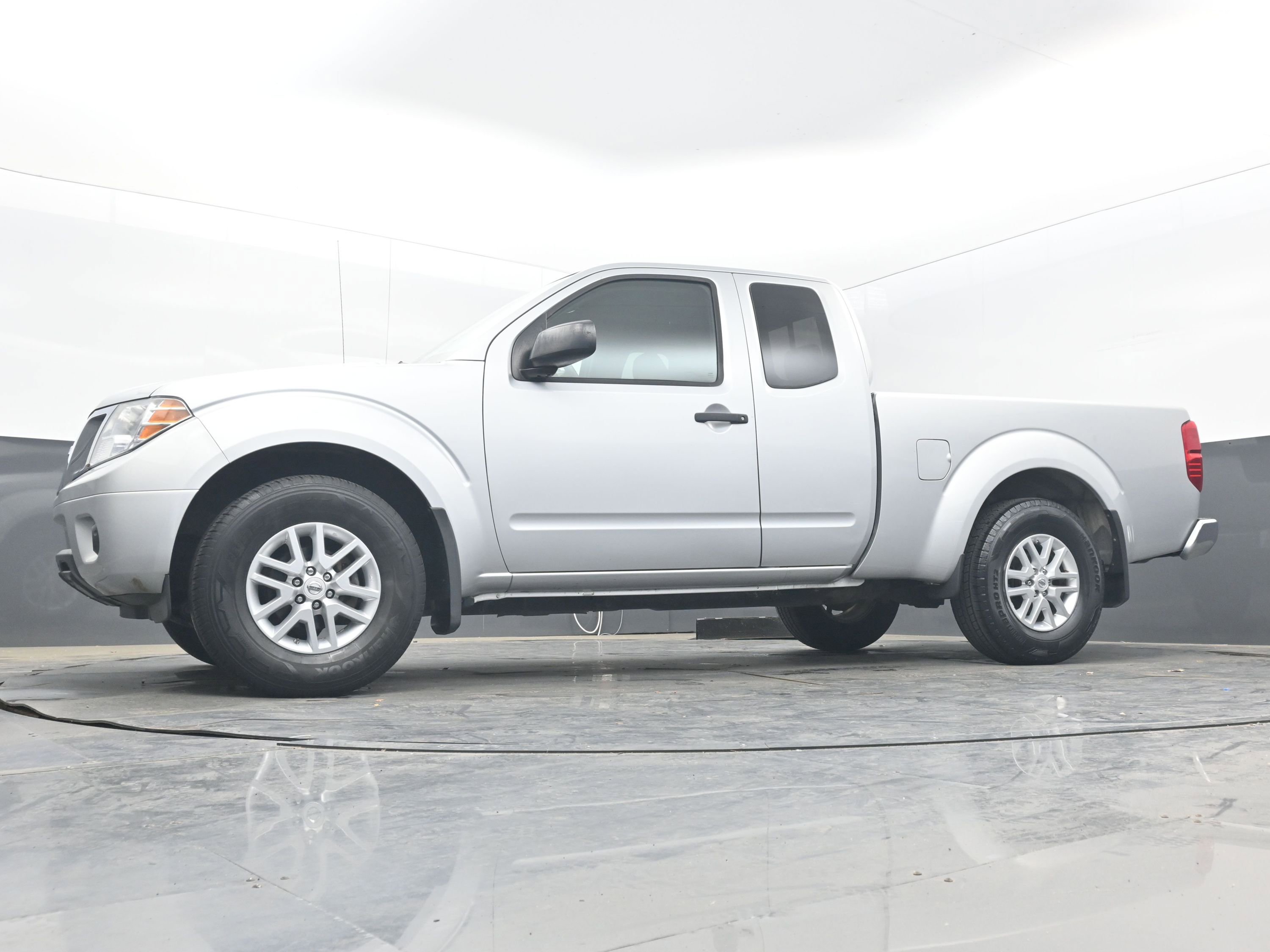 Used 2017 Nissan Frontier SV RWD image 24