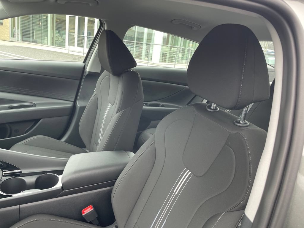 New 2026 Hyundai Elantra Hybrid FWD image 10