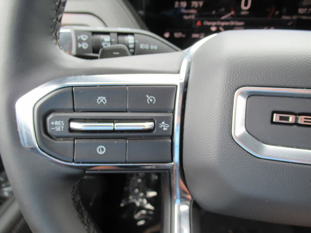 Used 2025 GMC Yukon XL Denali image 23