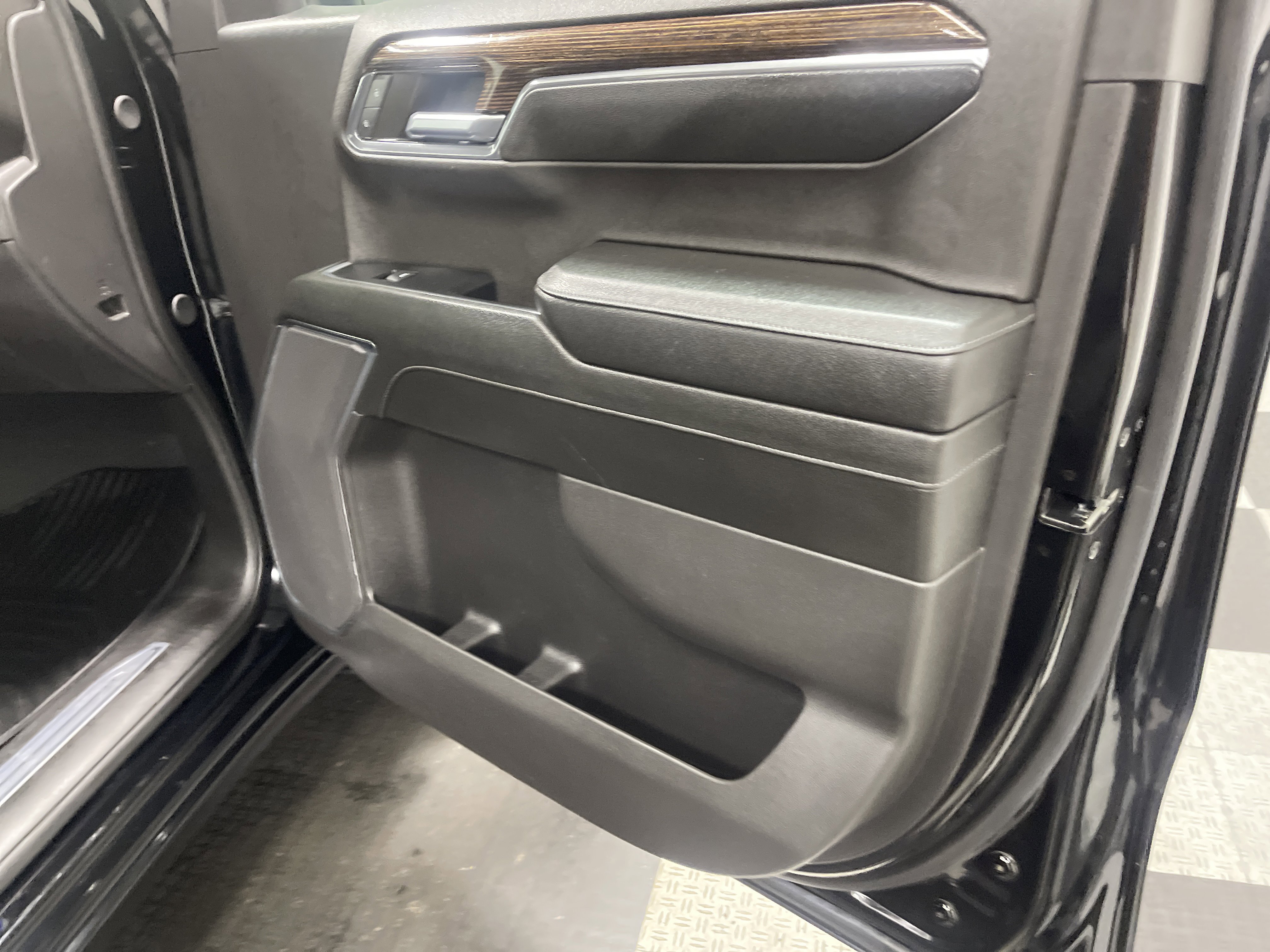 Used 2024 GMC Sierra 1500 Elevation image 23