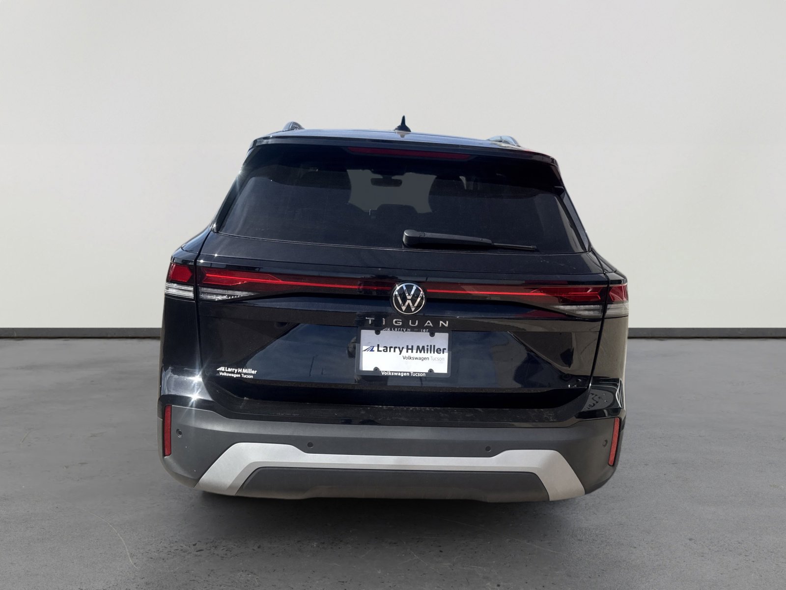 New 2026 Volkswagen Tiguan S image 9