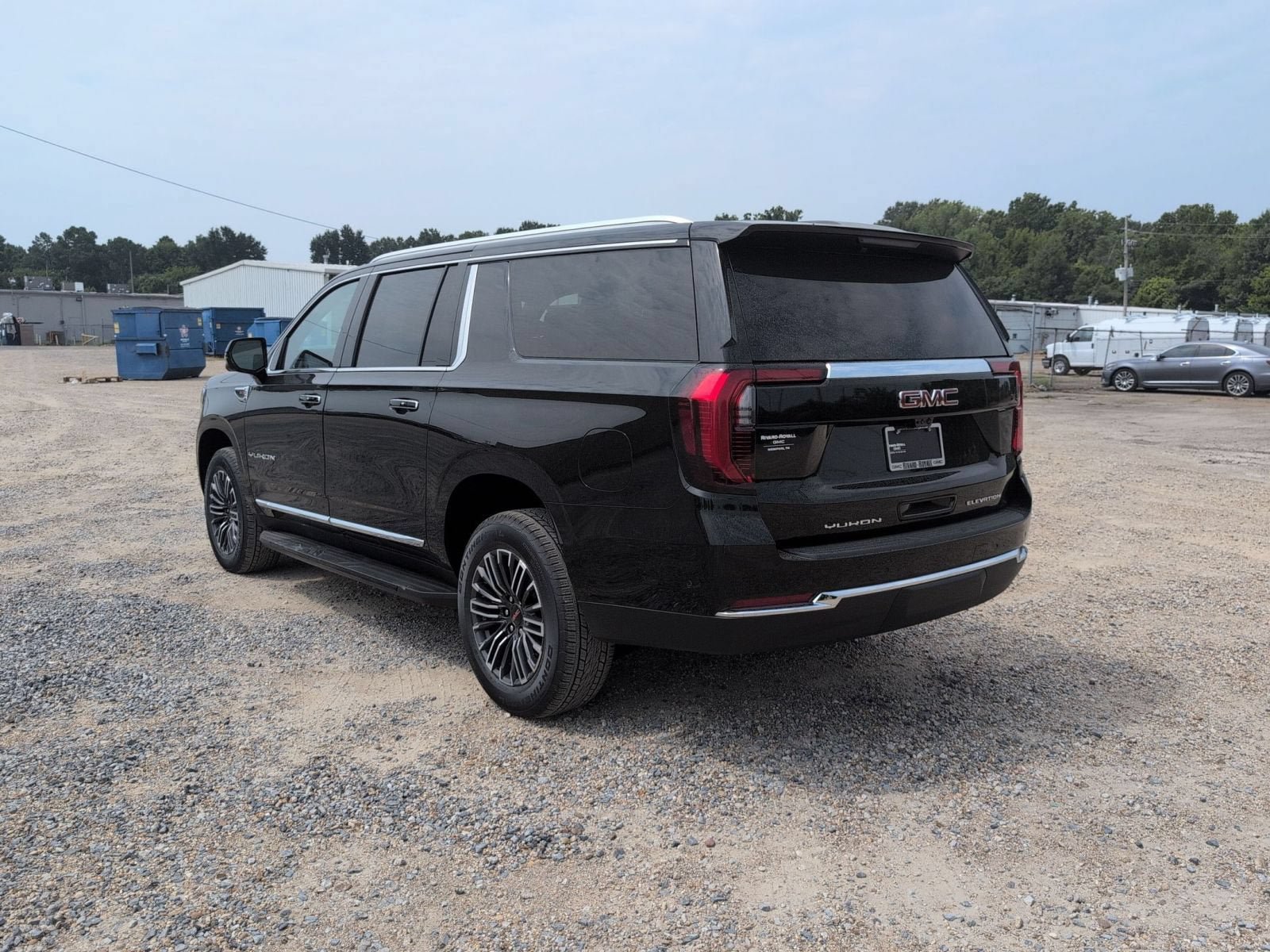 New 2026 GMC Yukon XL Elevation w/ Elevation Premium Package AWD/4WD image 3