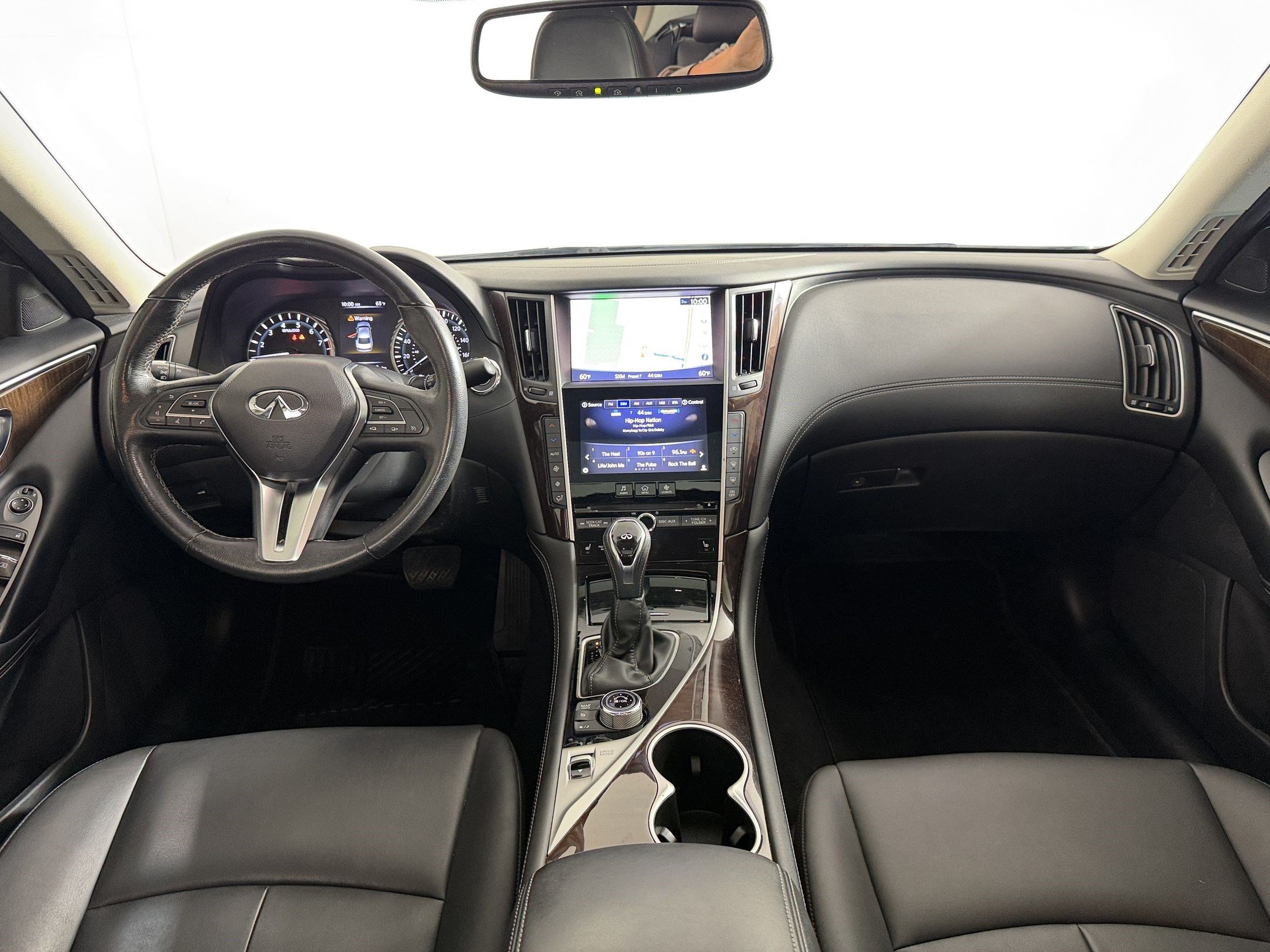 Used 2018 INFINITI Q50 Luxe w/ Essential Package (3.0T Luxe) AWD/4WD image 16