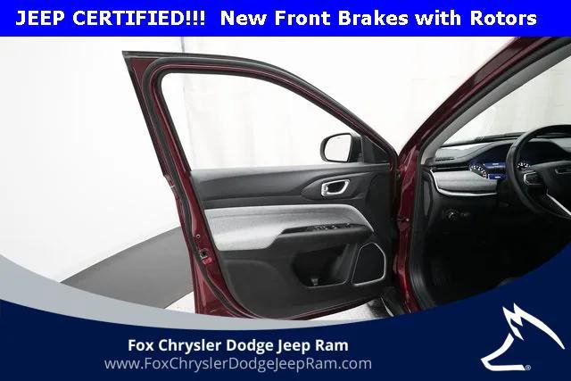 Certified 2022 Jeep Compass Latitude image 27