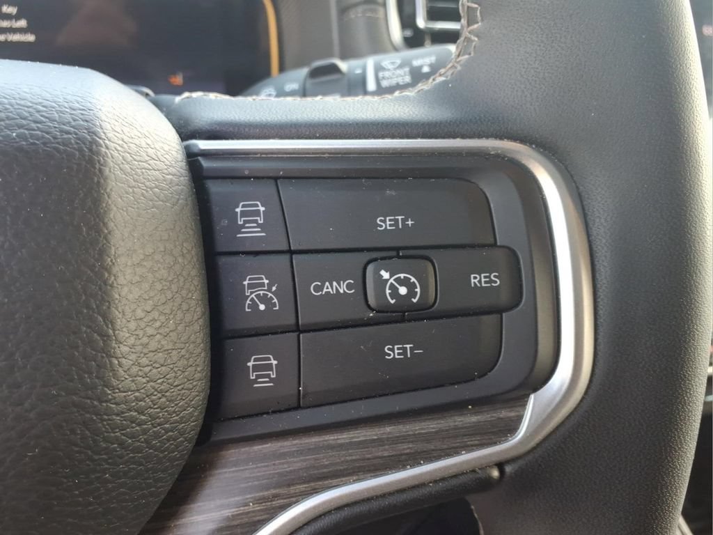 Used 2024 Jeep Wagoneer Series III AWD/4WD image 20
