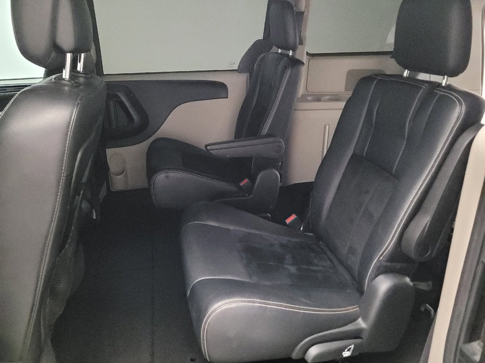 Used 2017 Dodge Grand Caravan SXT FWD image 18