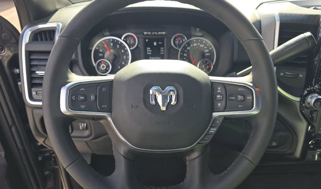 Used 2025 RAM 2500 Big Horn AWD/4WD image 7