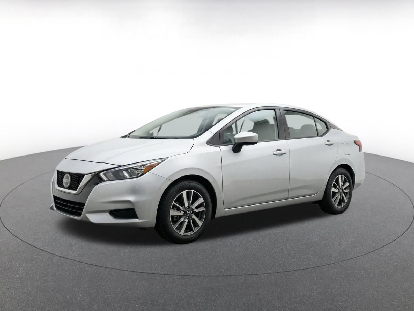 Used 2025 Nissan Versa SV FWD image 3