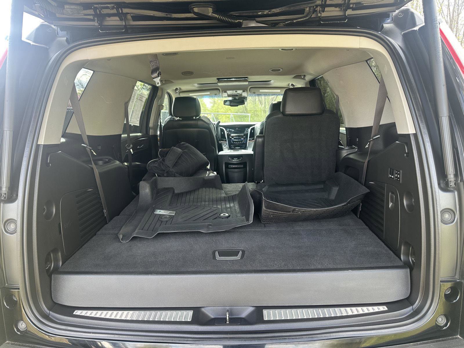 Used 2016 Cadillac Escalade Premium AWD/4WD image 4