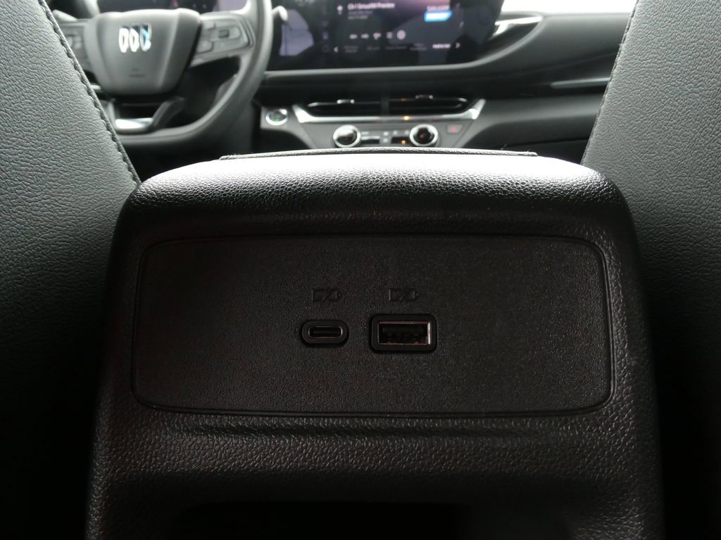 Certified 2025 Buick Envista Preferred FWD image 20