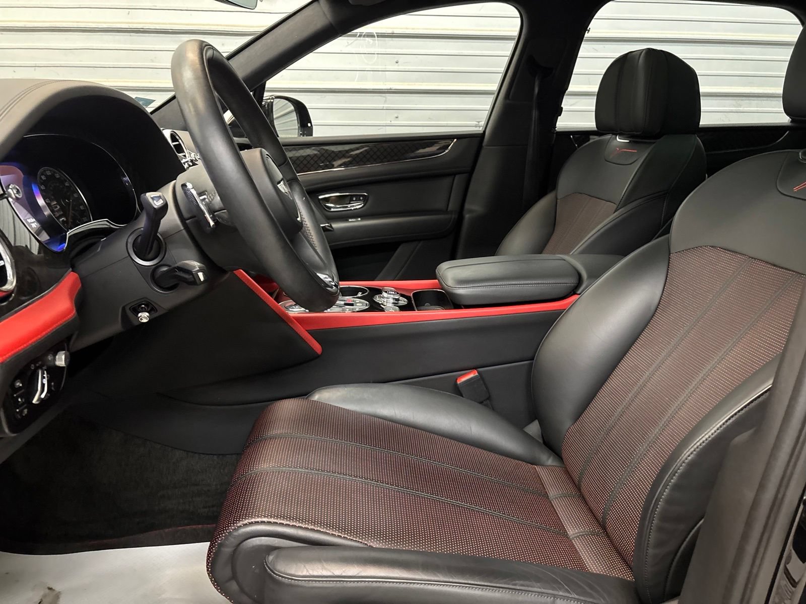 Used 2020 Bentley Bentayga AWD/4WD image 10