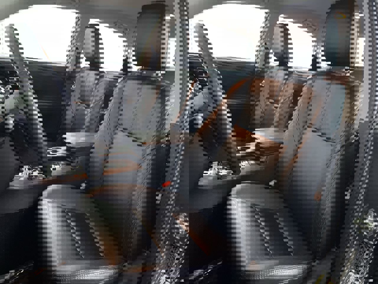 Used 2018 Toyota Avalon XLE image 12