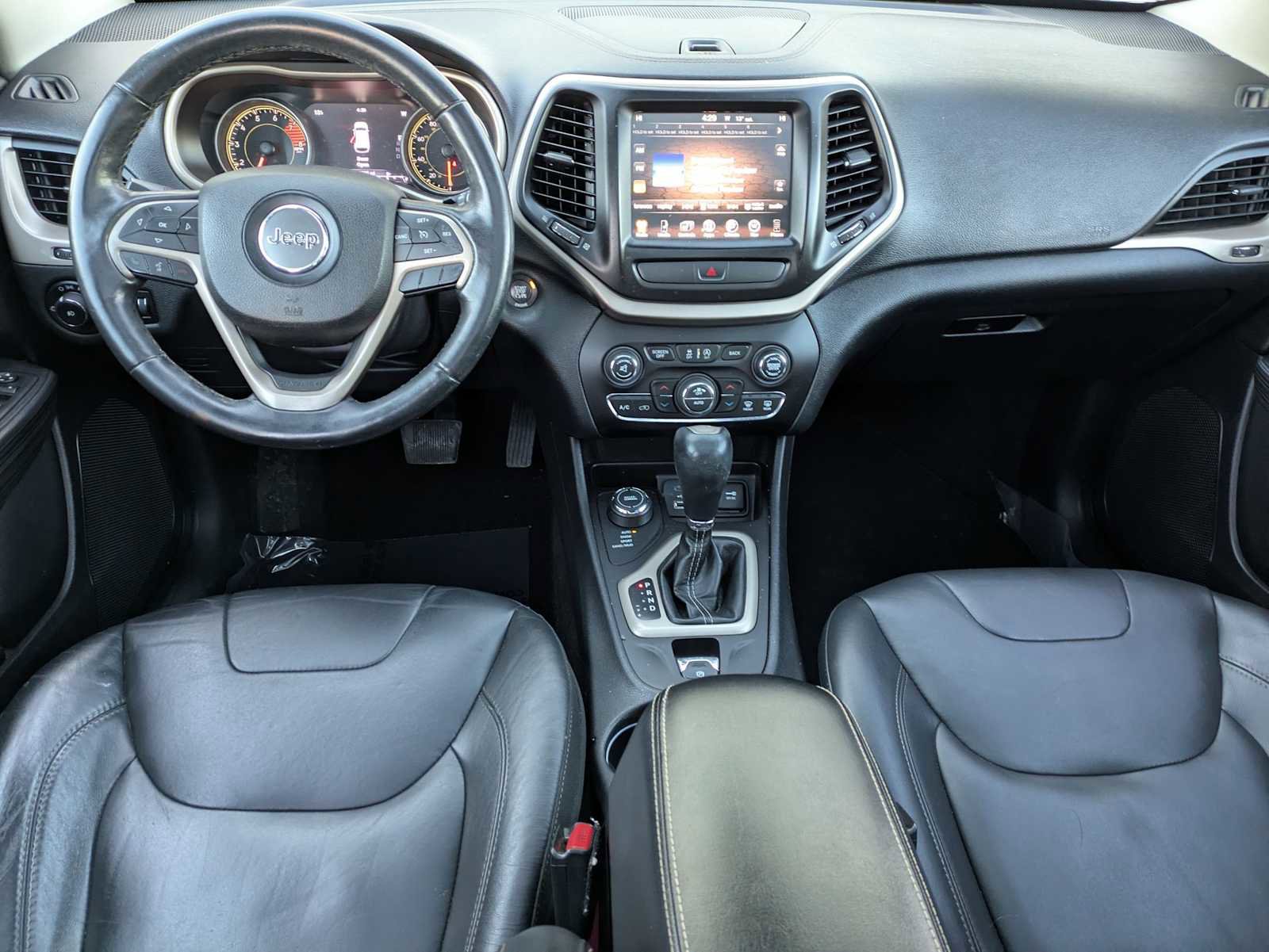 Used 2016 Jeep Cherokee Limited image 12