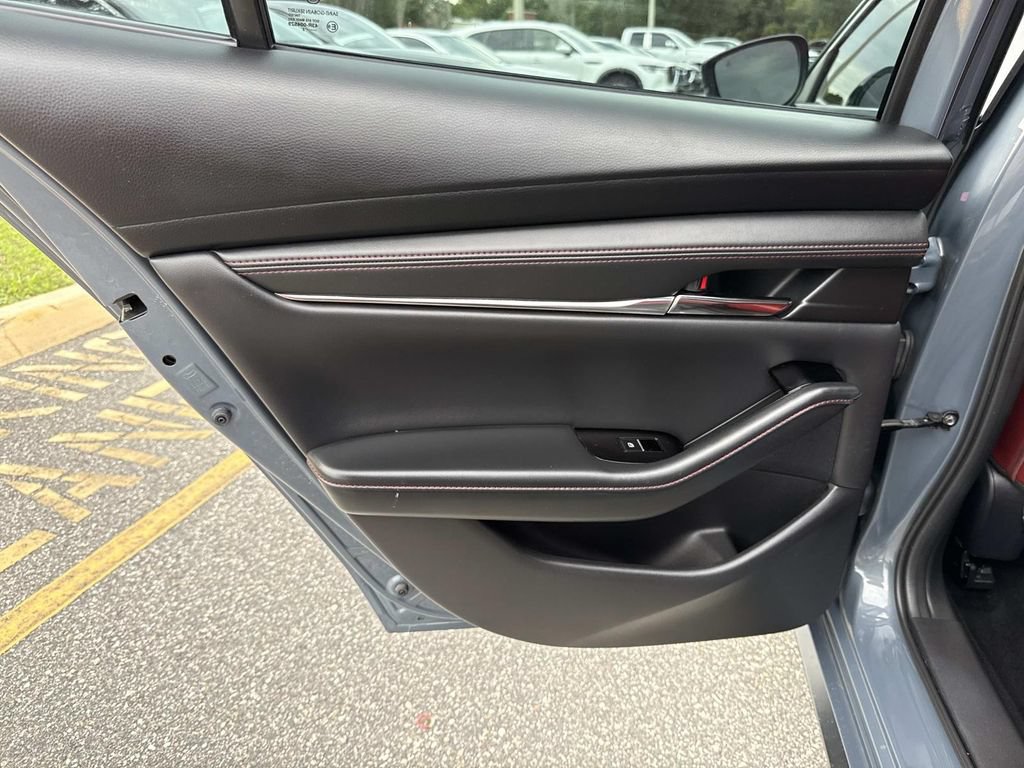 Used 2022 MAZDA MAZDA3 s FWD image 13